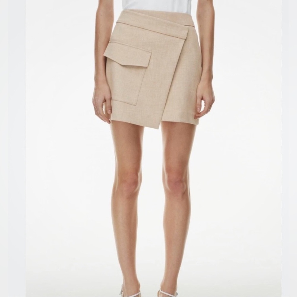 NWT Aritzia Babaton Faux Leather Vegan Wrap Skirt Size 6 💖💖💖
